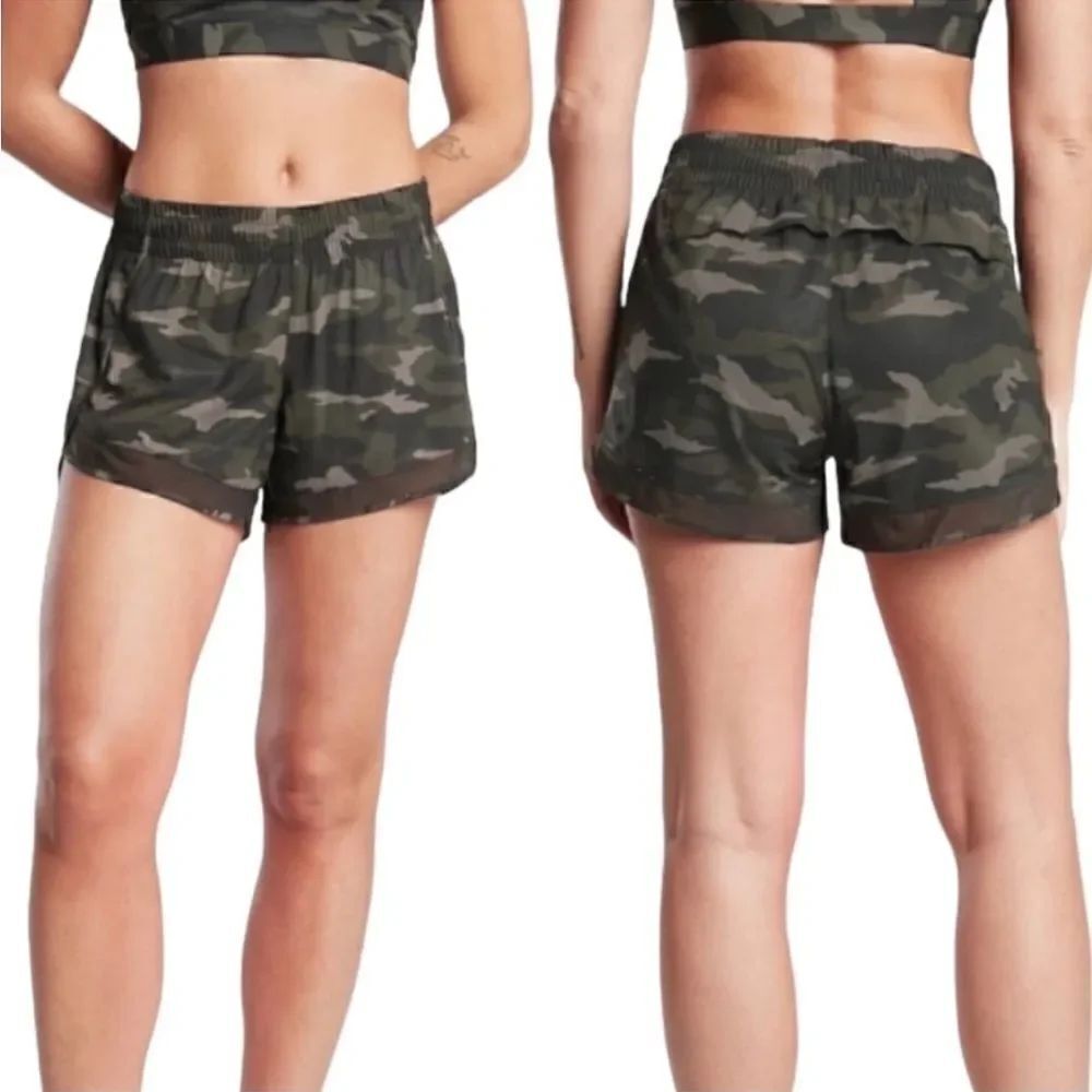 ATHLETA Printed Mesh Racer Run Shorts 4” Camo Mesh Green Women’s Size Small